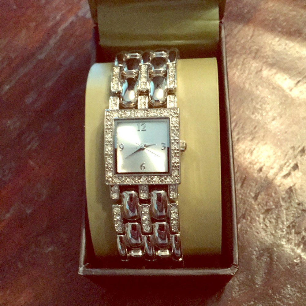 NWT&B Dressy Fashion Watch